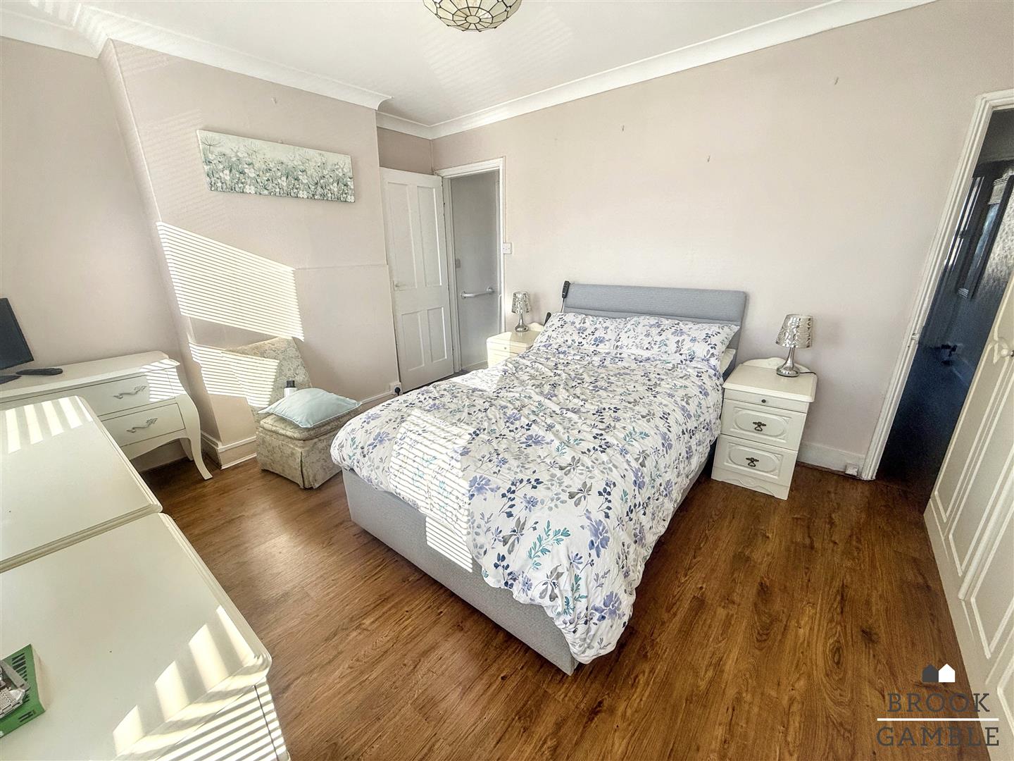 2 Bedroom House - Terraced. Beamsley Road in Eastbourne,  6